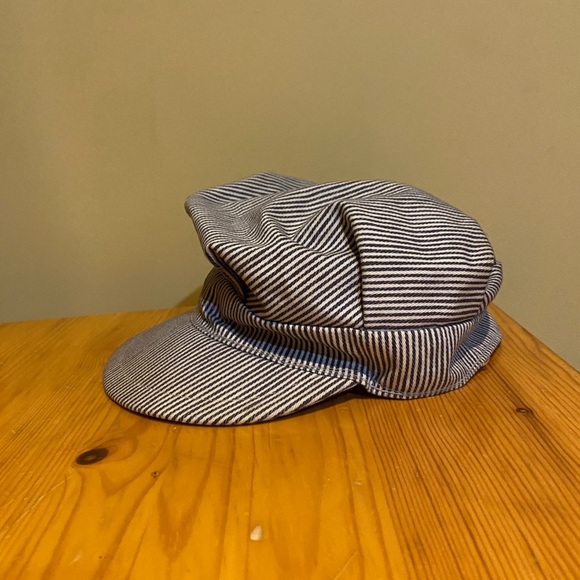 Vintage 80s child size train engineer cap with friendship pin - Picture 3 of 4